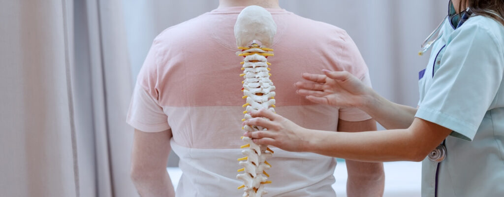 Recognizing the Common Symptoms of Scoliosis: A Comprehensive Guide